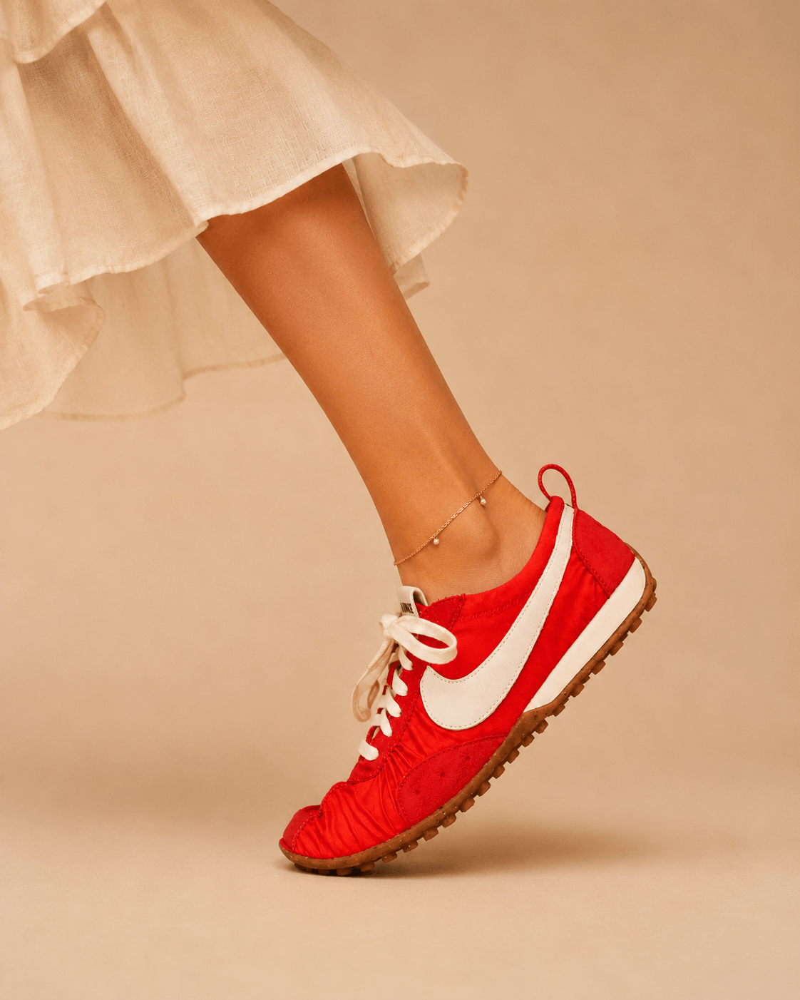 Mond - Jacquemus + Nike Kollaboration Schuhe