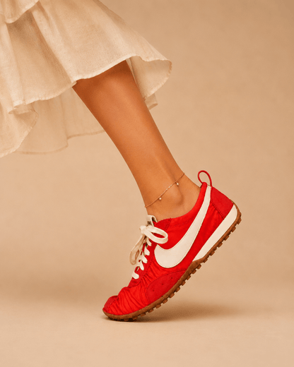 Mond - Jacquemus + Nike Kollaboration Schuhe