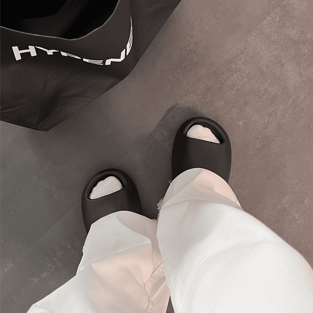 Yeezy Slide Black