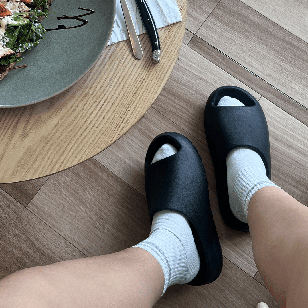 Yeezy Slide Black