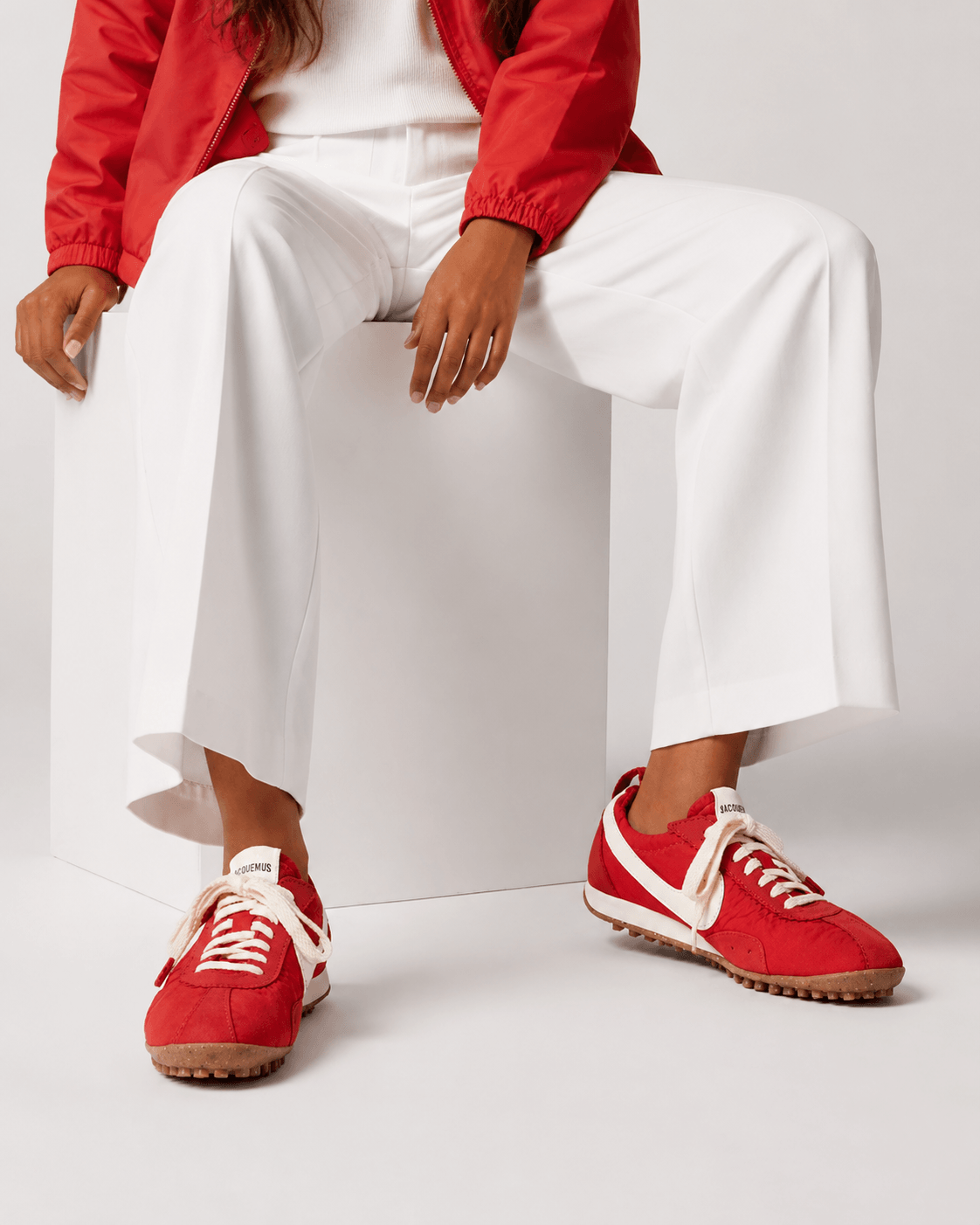 Mond - Jacquemus + Nike Kollaboration Schuhe