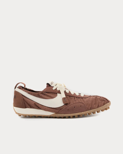 Mond - Jacquemus + Nike Kollaboration Schuhe