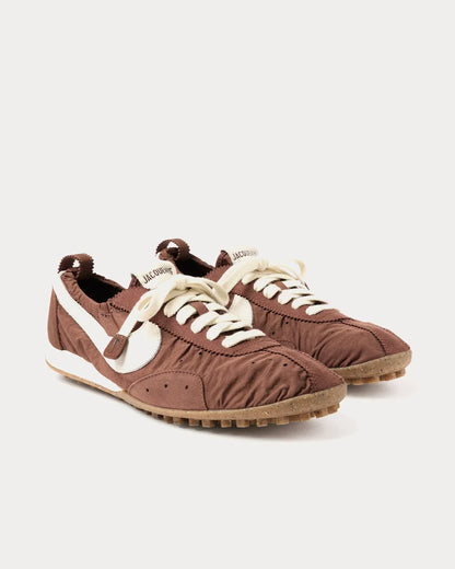 Mond - Jacquemus + Nike Kollaboration Schuhe