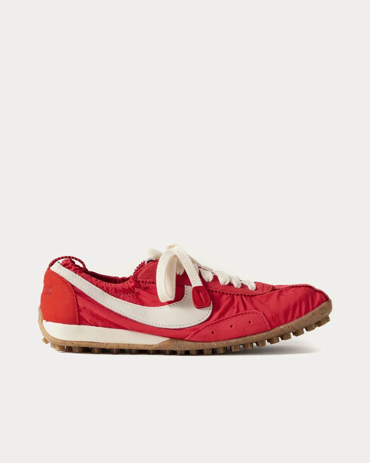 Mond - Jacquemus + Nike Kollaboration Schuhe